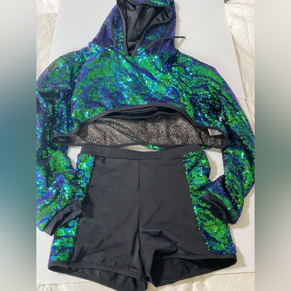 Revolution Dance Costume 2 piece hip hop BREAK MY SOUL RC24634 MA-Medium adult - Picture 2 of 10